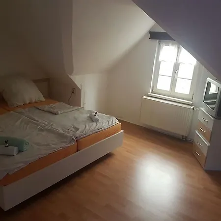 Zwischen Alt Und Neustadt *